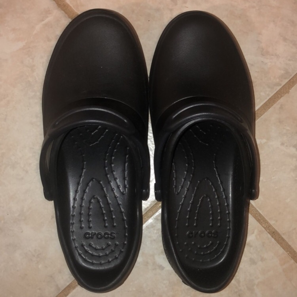 Black Crocs - Picture 2 of 5